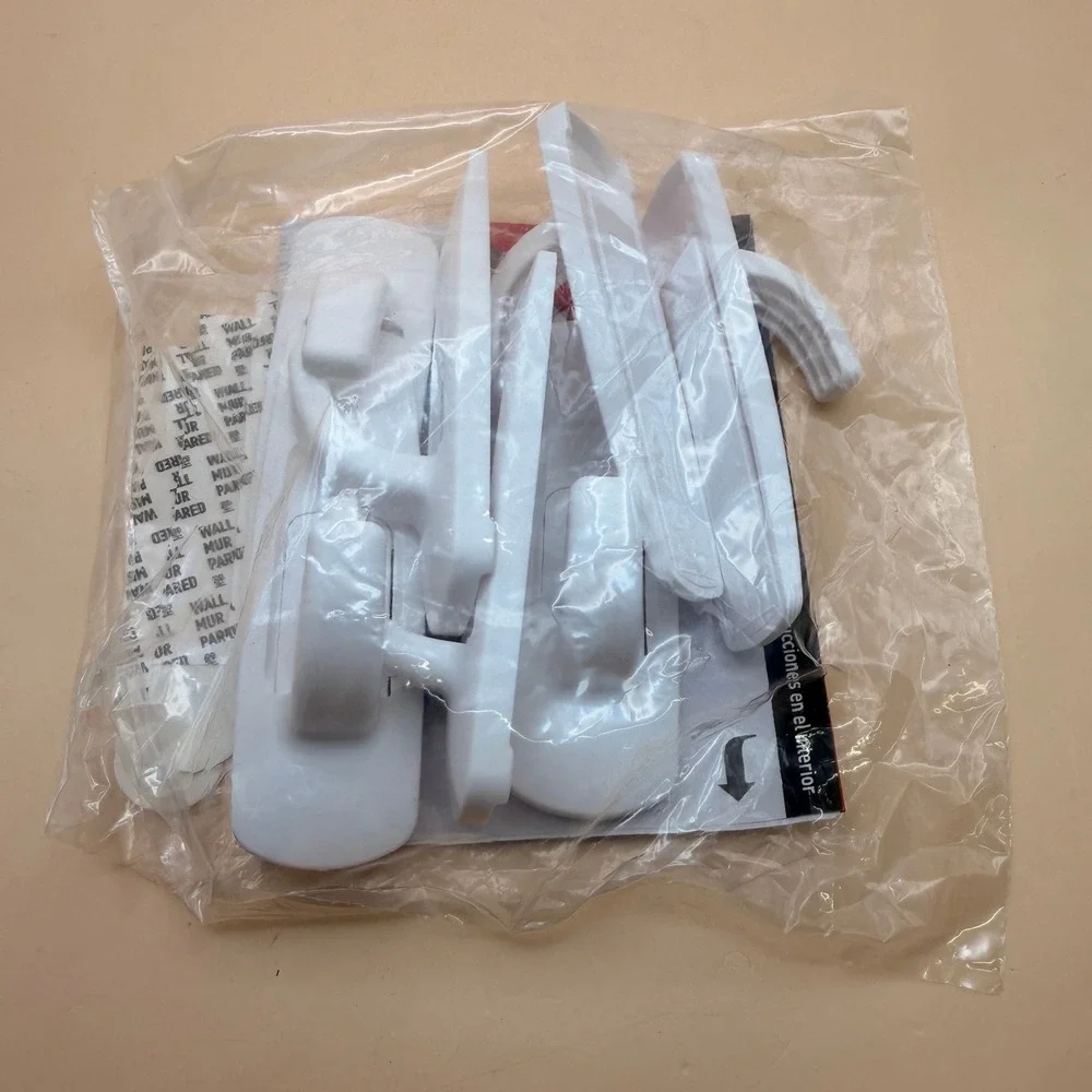 Set of 7 Command 5 lb Large Utility Hooks w/ 12 Strips, No Tools for Hanging, Or